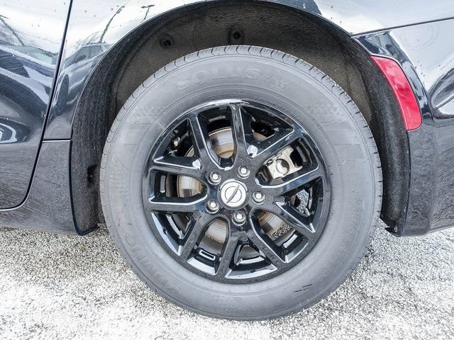 Used 2023 Chrysler Pacifica Touring-L FWD image 19