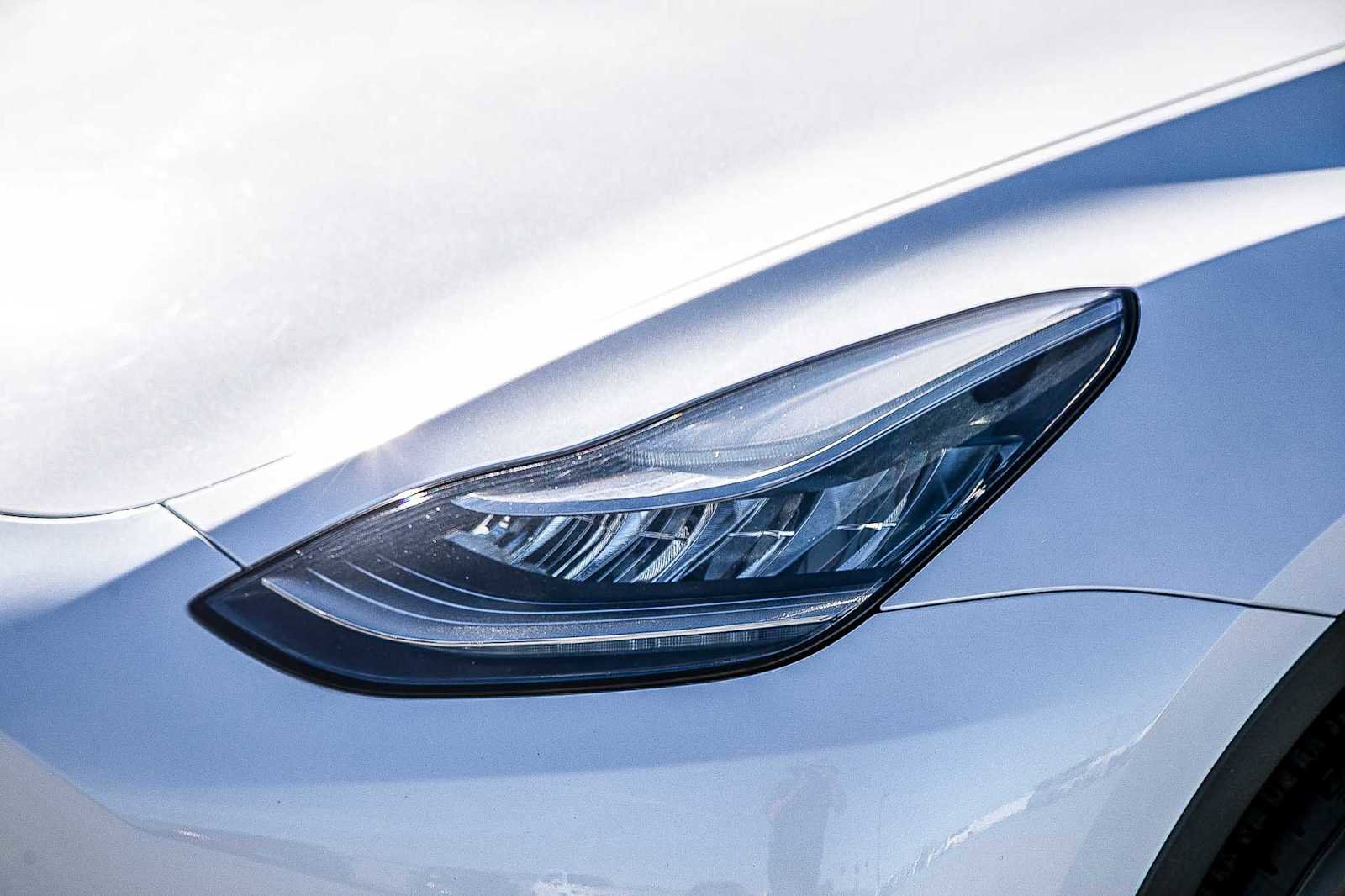 Used 2021 Tesla Model Y Long Range image 8