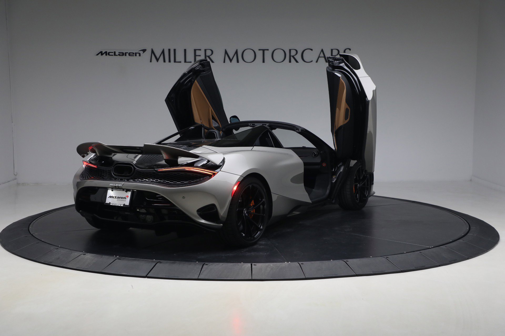 Used 2025 McLaren 750S Spider image 28