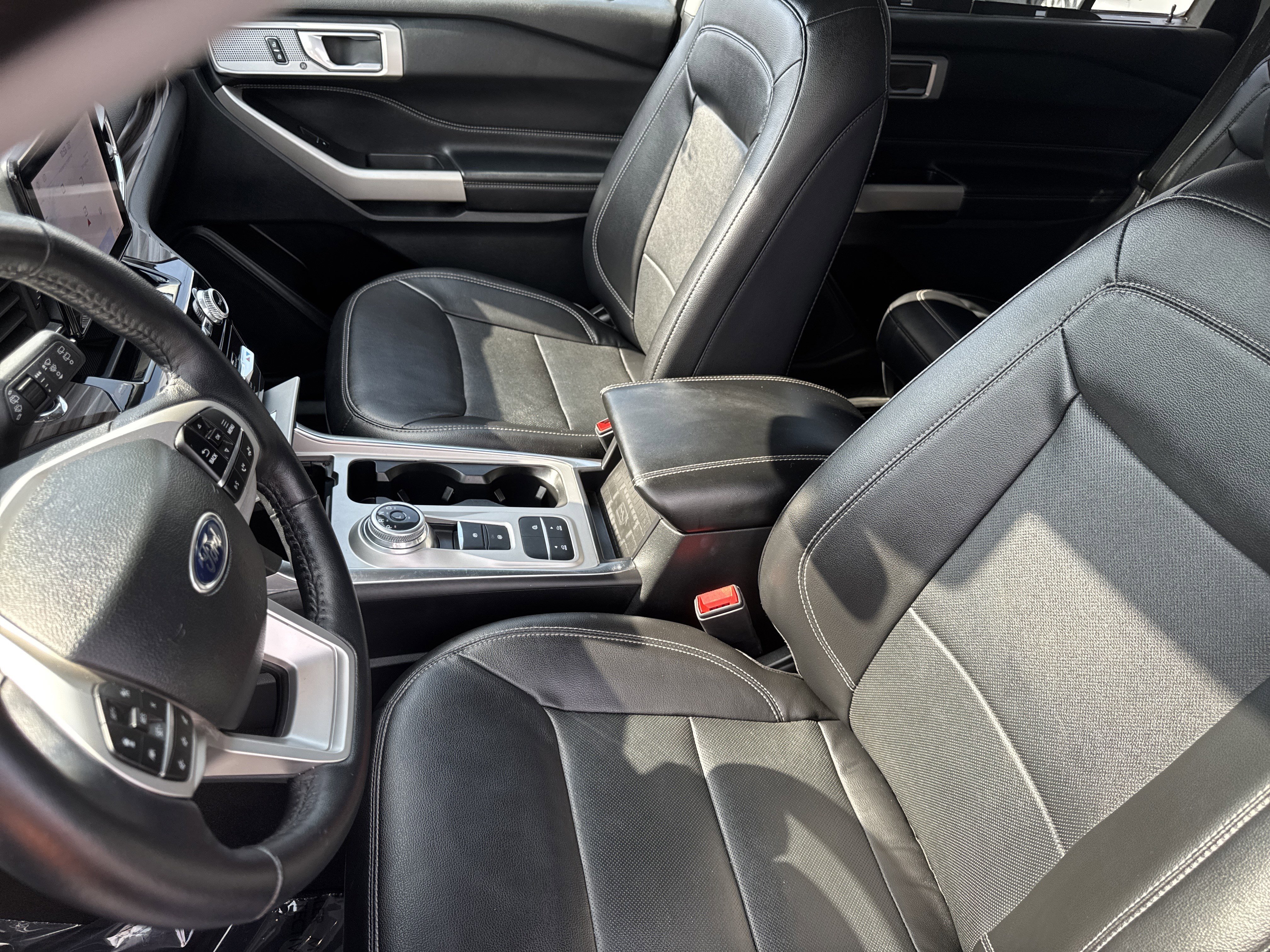 Certified 2023 Ford Explorer Limited RWD image 9