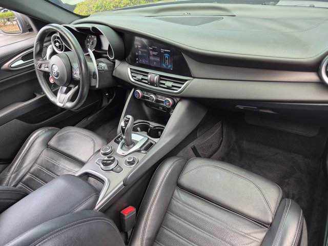 Used 2020 Alfa Romeo Giulia Ti Sport w/ Quick Order Package 22U Sport RWD image 20