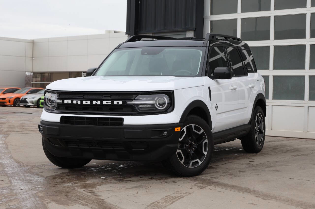 Used 2022 Ford Bronco Sport Outer Banks image 3