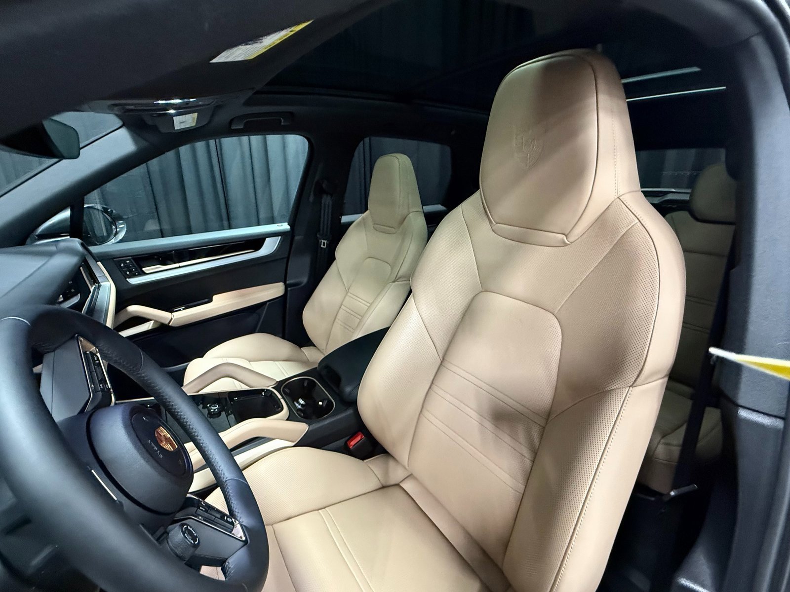 Certified 2025 Porsche Cayenne image 16