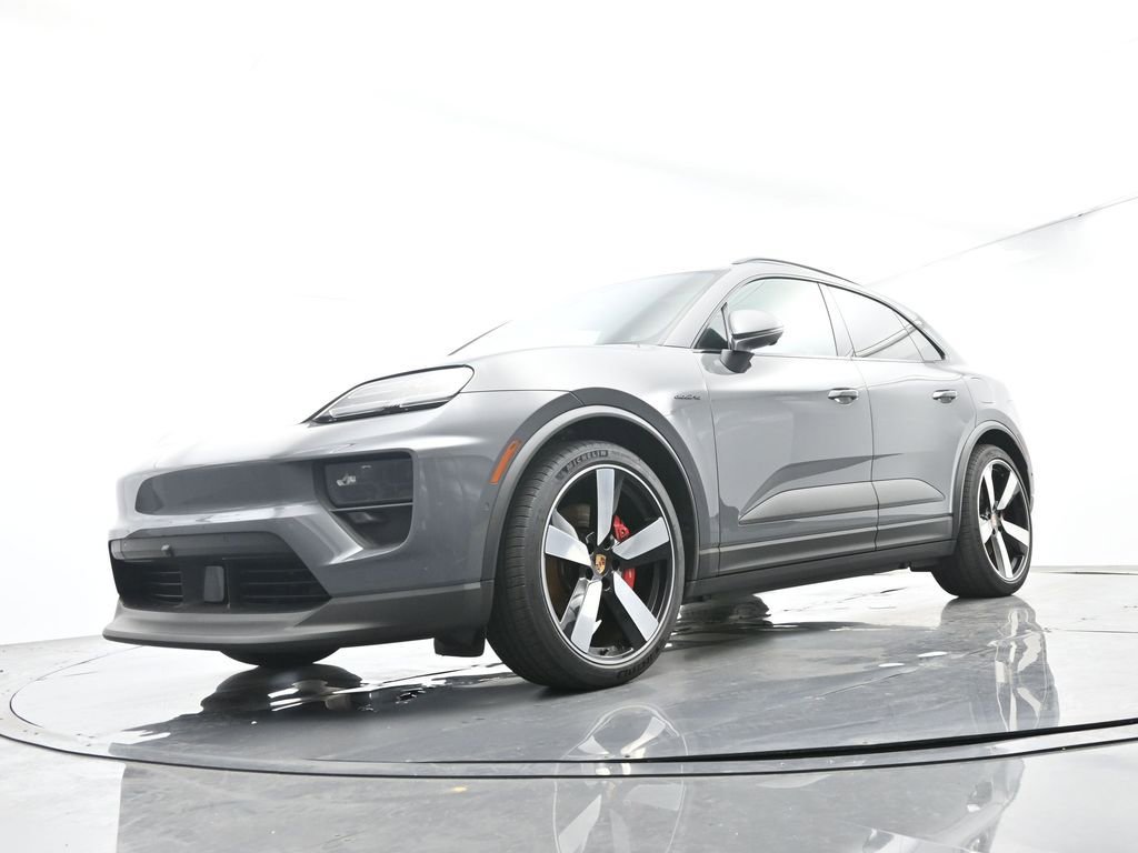 Certified 2025 Porsche Macan 4S Electric AWD/4WD image 43