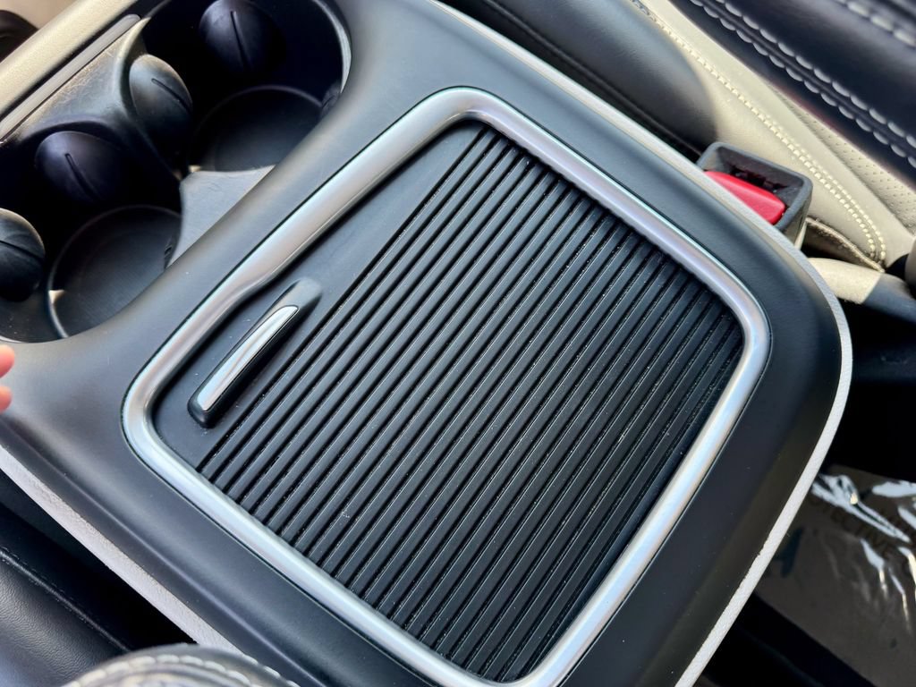 Used 2024 Chrysler Pacifica Touring-L FWD image 25