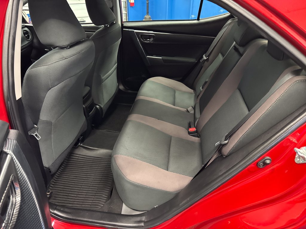Used 2018 Toyota Corolla LE FWD image 27