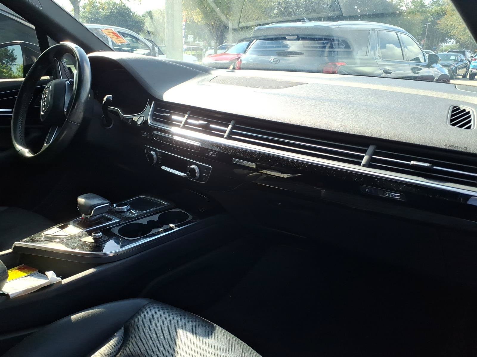 Used 2019 Audi Q7 3.0T Premium Plus w/ Premium Plus Package AWD/4WD image 5