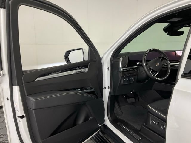 Used 2025 Cadillac Escalade Sport AWD/4WD image 21