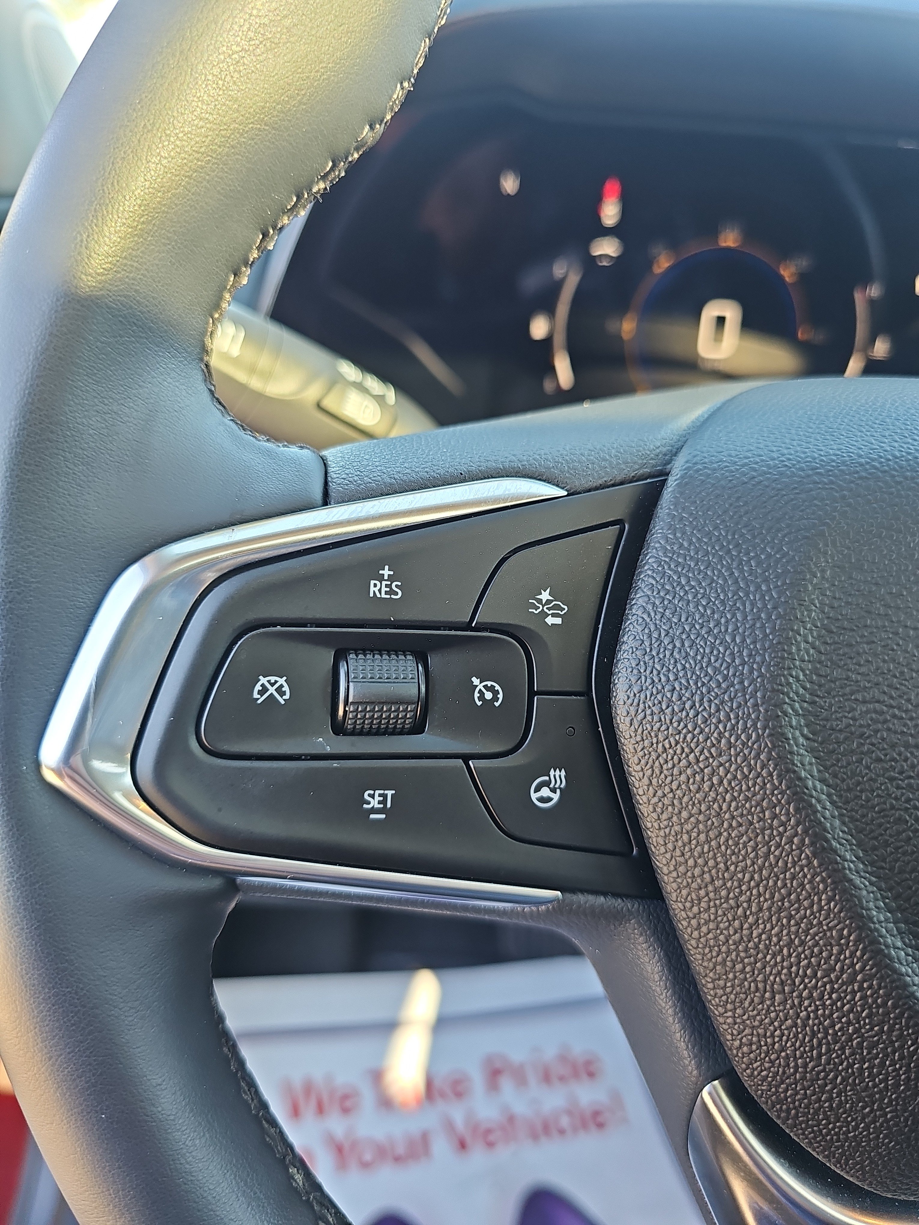 Used 2024 Chevrolet Trax LT w/ Sunroof Package FWD image 22