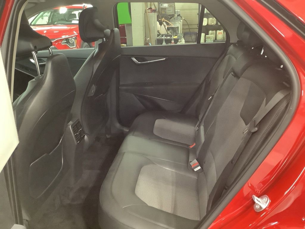 Certified 2025 Kia Niro EX image 20