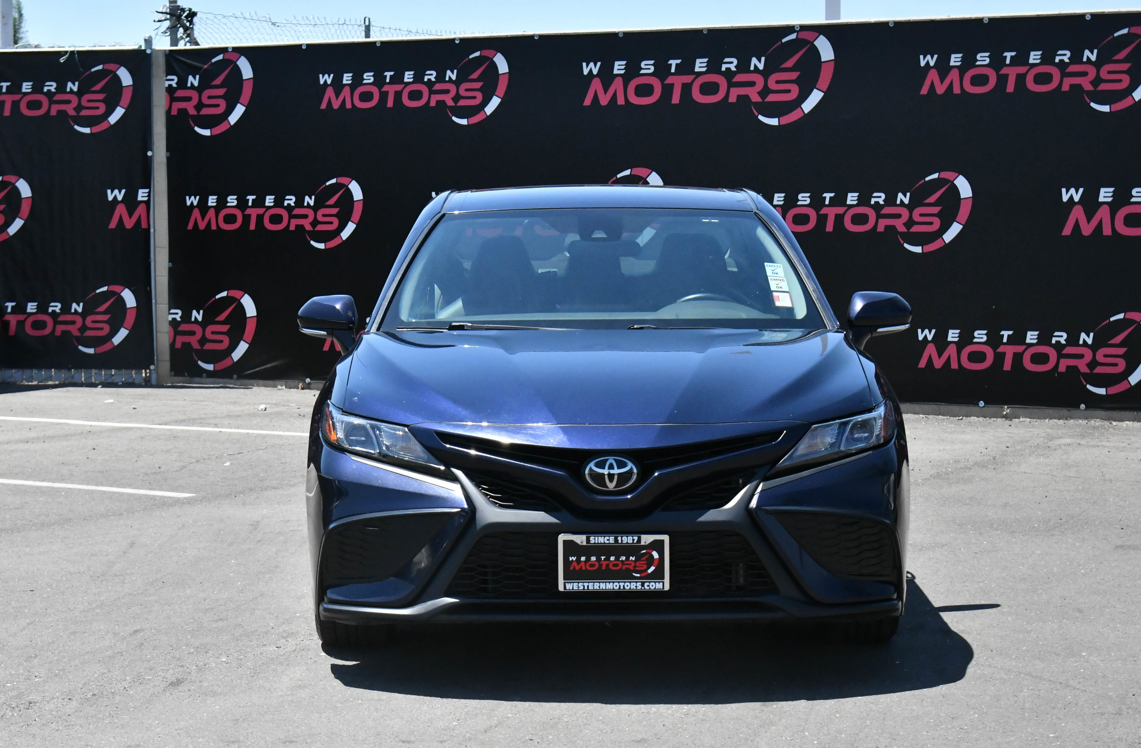 Used 2022 Toyota Camry SE FWD image 2
