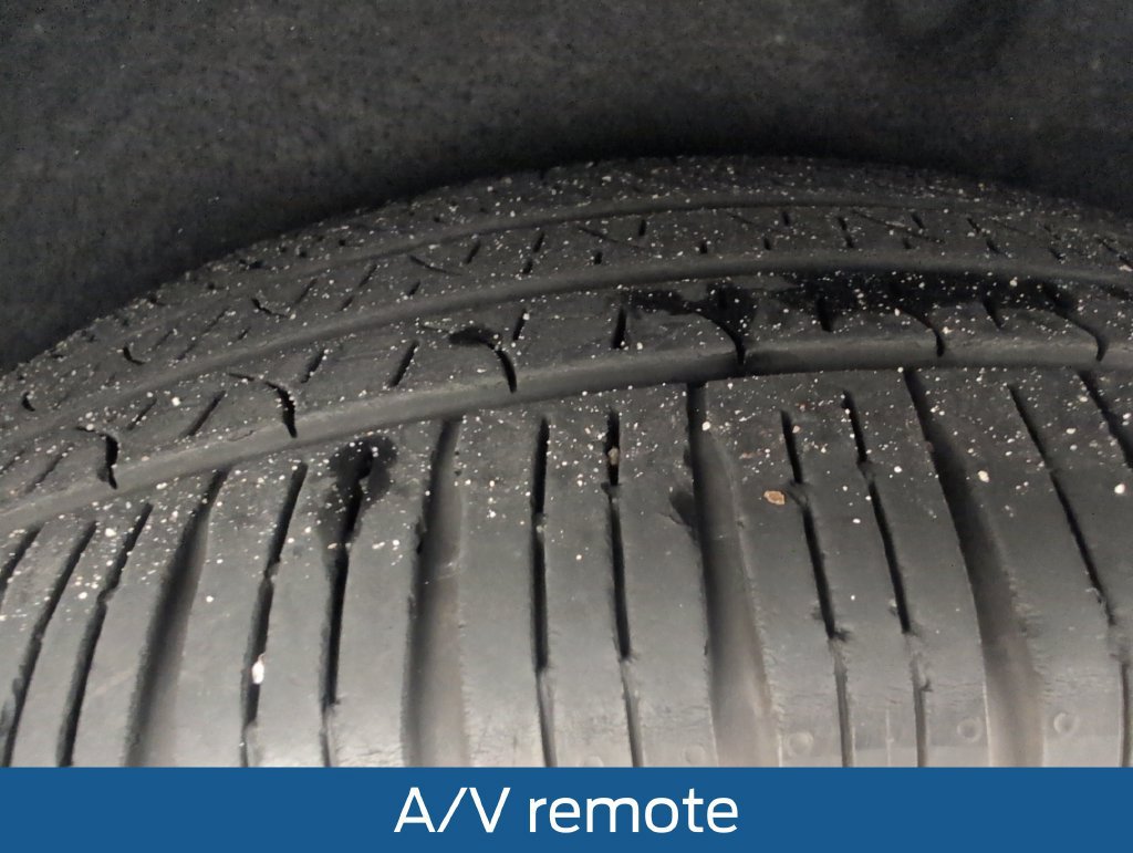 Used 2024 Chrysler Pacifica Pinnacle FWD image 22
