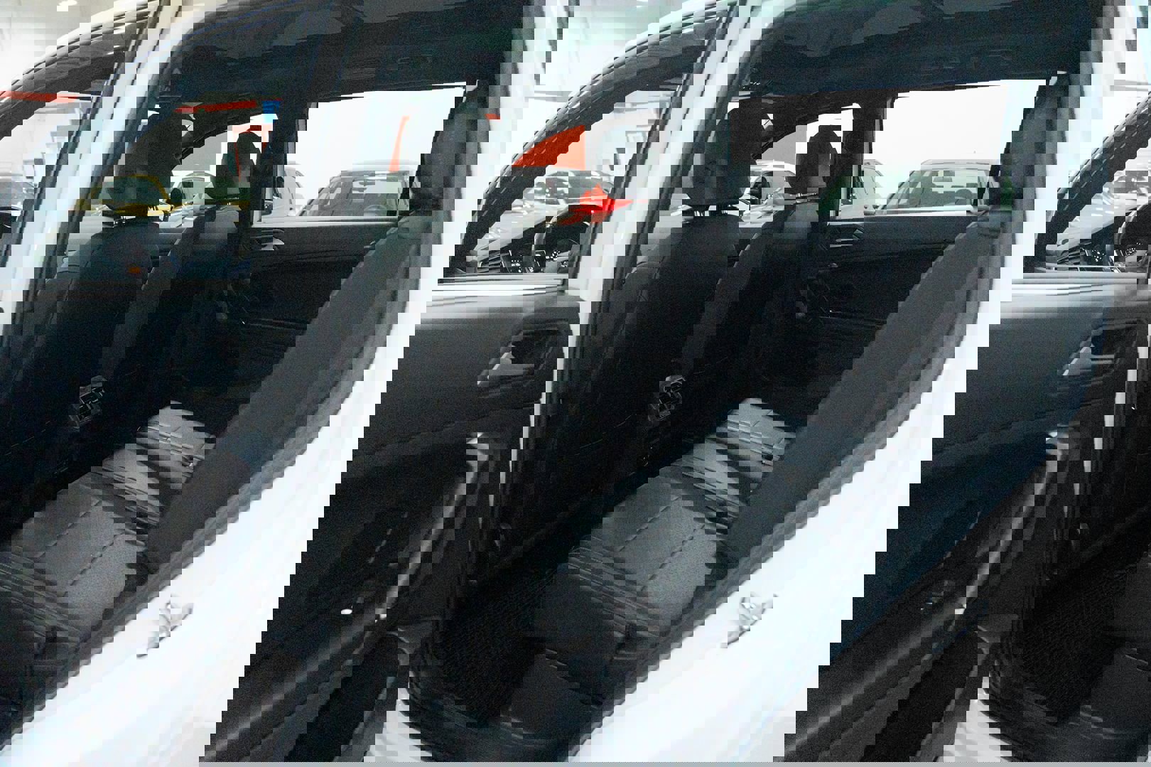 Used 2020 Volkswagen Tiguan SE R-Line w/ 3rd Row Seat Package image 21