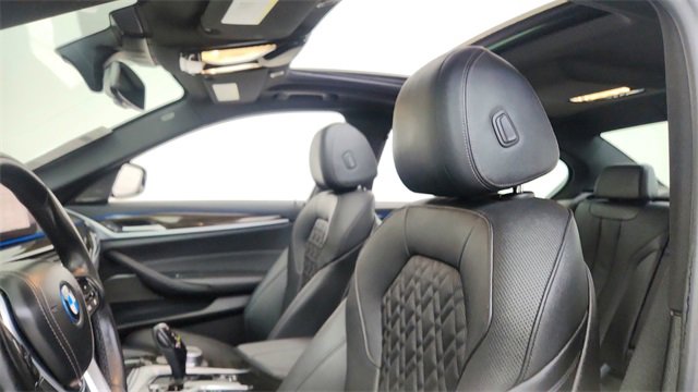 Used 2023 BMW 530e xDrive w/ Premium Package image 32