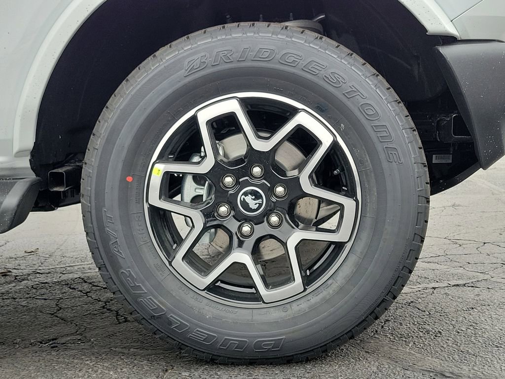 New 2025 Ford Bronco Outer Banks image 9