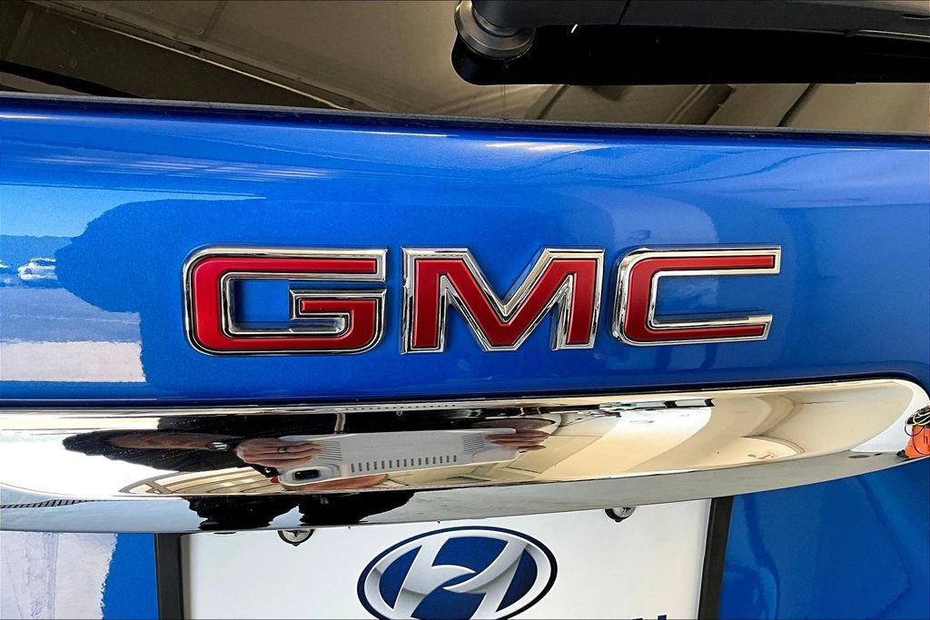 Used 2024 GMC Terrain SLE w/ Driver Convenience Package image 32