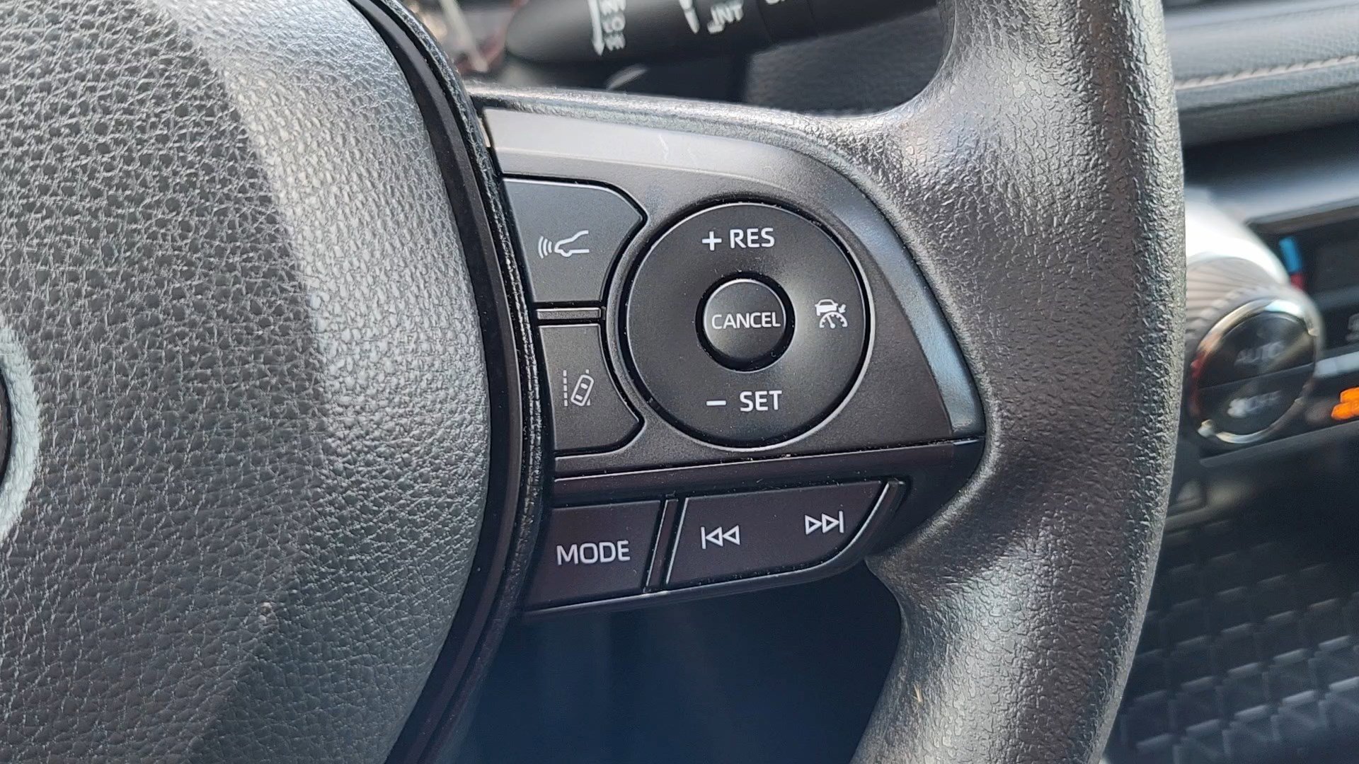Certified 2025 Toyota RAV4 XLE AWD/4WD image 12