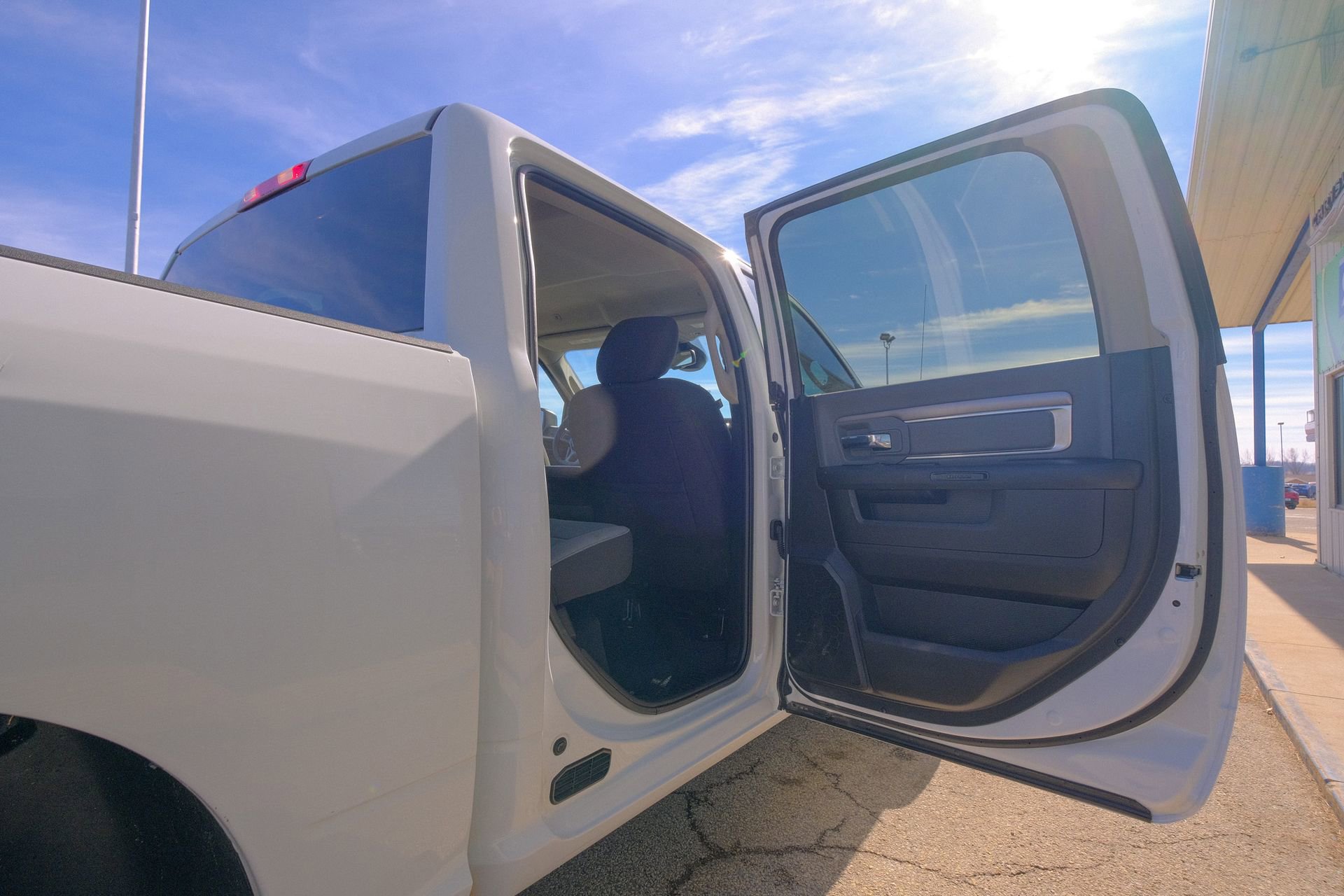 Used 2023 RAM 1500 Classic SLT w/ Electronics Group image 18