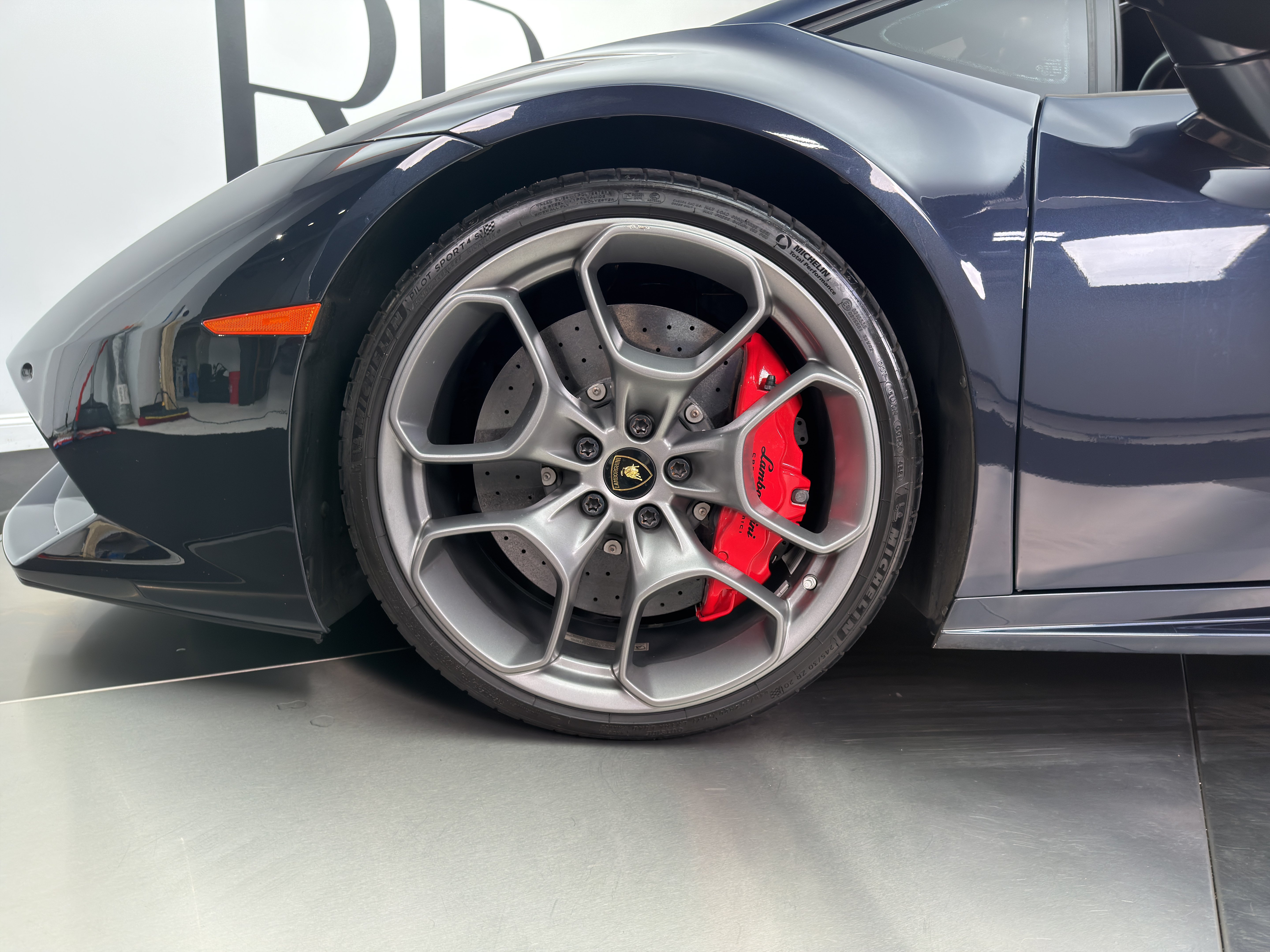 Used 2015 Lamborghini Huracan LP 610-4 AWD/4WD image 13