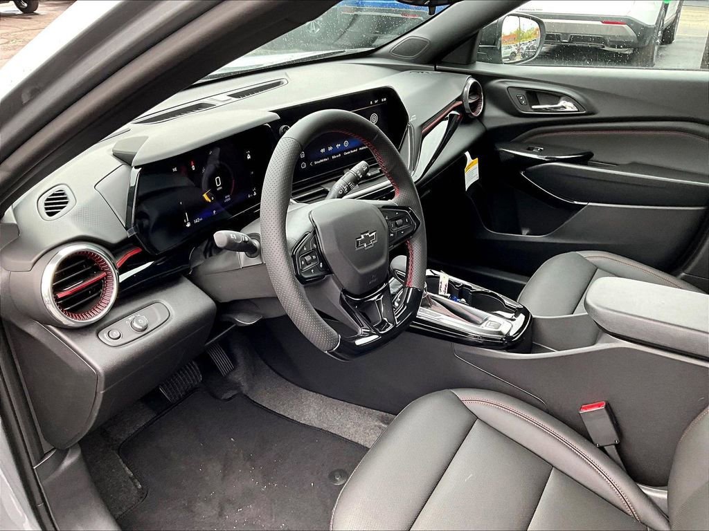 New 2026 Chevrolet Trax RS w/ Sunroof Package FWD image 9