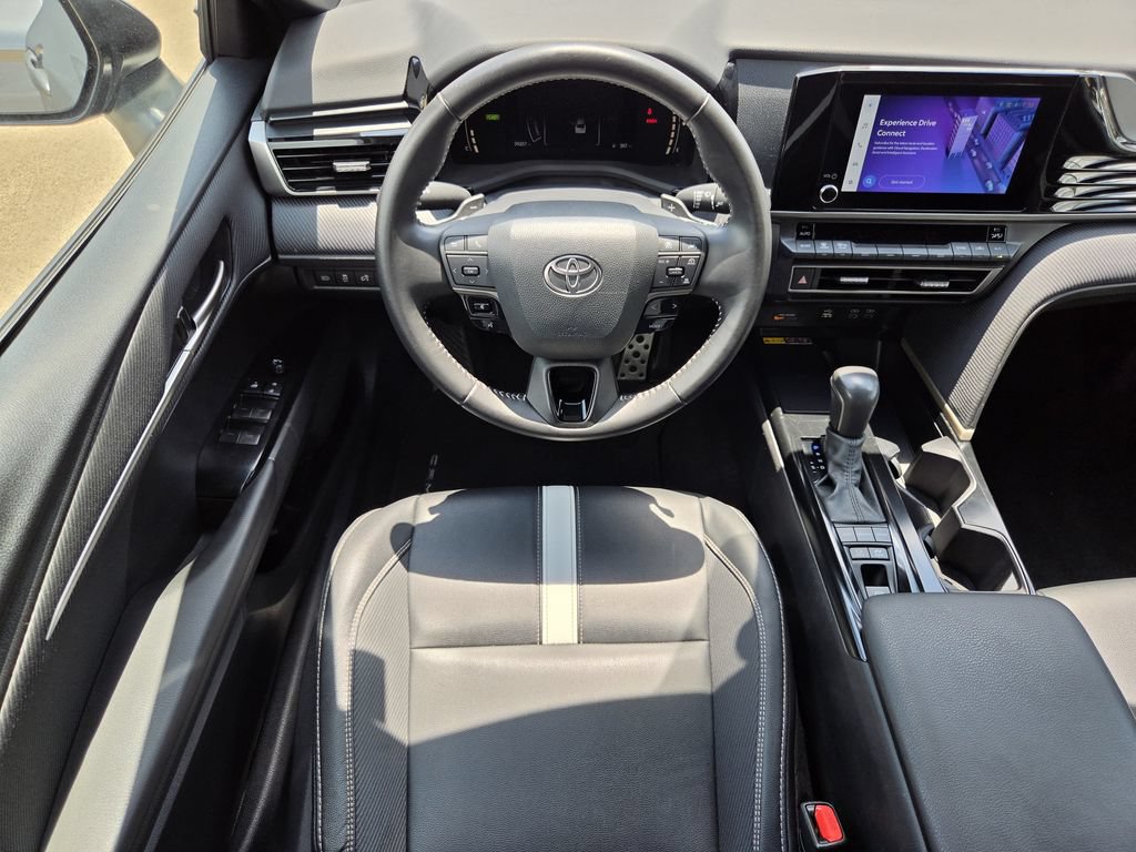Used 2025 Toyota Camry SE FWD image 13