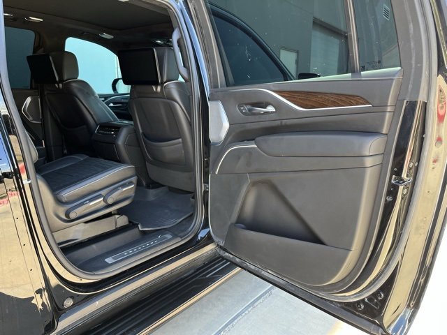 Certified 2022 Cadillac Escalade ESV Sport Platinum w/ LPO, ONYX Package image 26