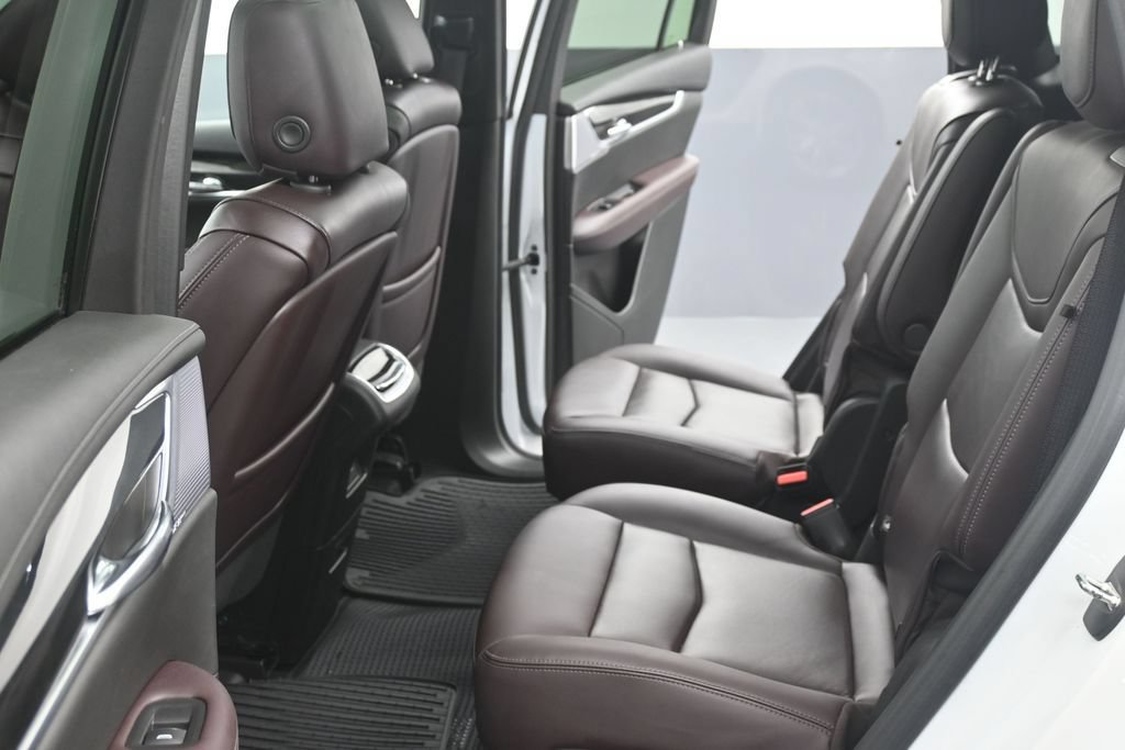 Used 2023 Cadillac XT6 Premium Luxury w/ Technology Package AWD/4WD image 13