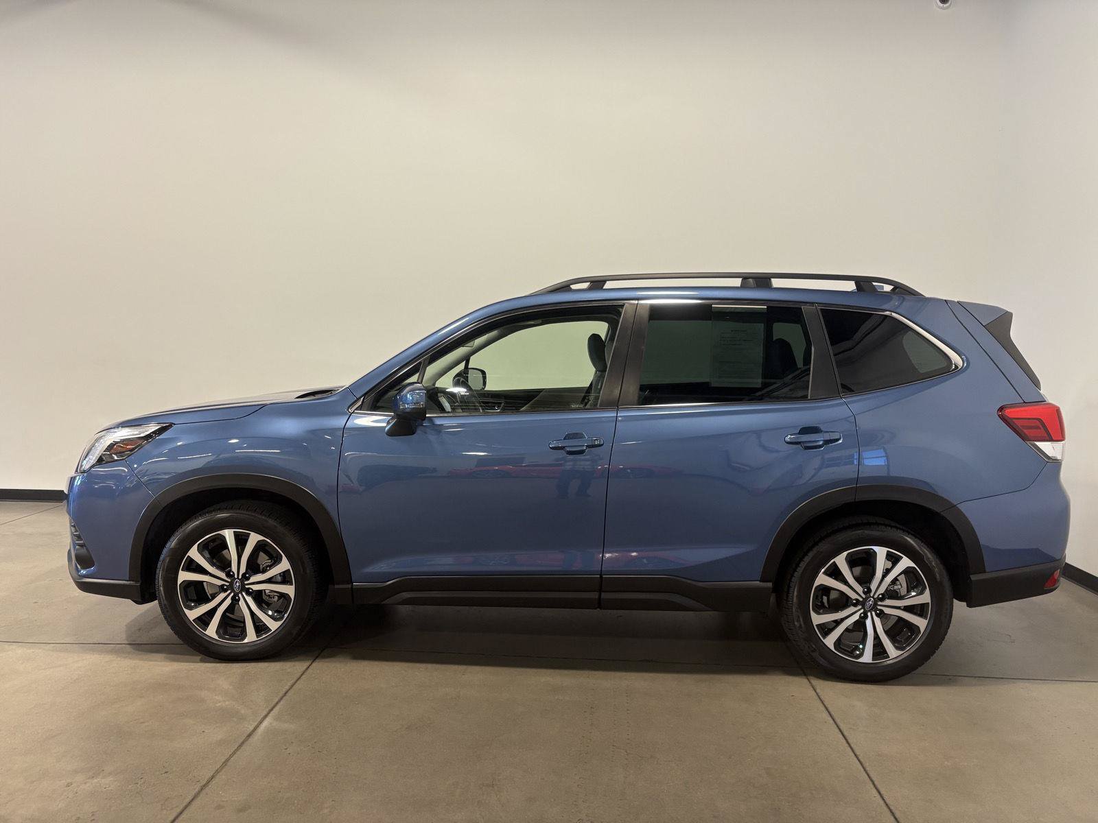 Used 2023 Subaru Forester Limited AWD/4WD image 6
