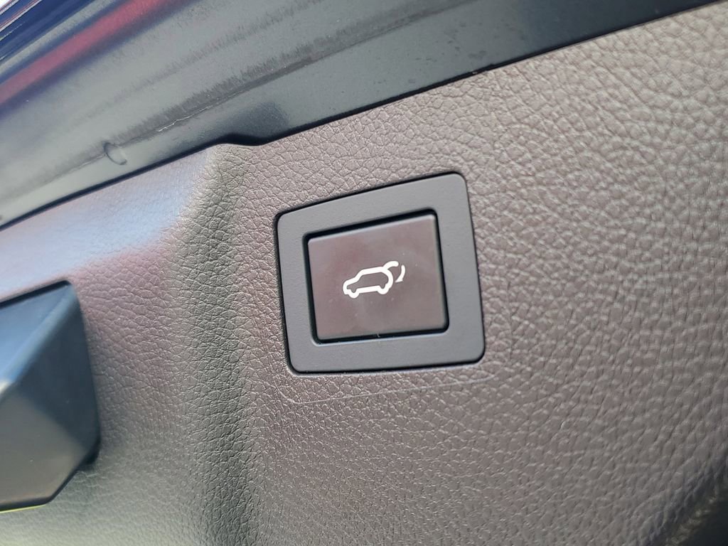 Used 2017 Hyundai Santa Fe Limited image 11