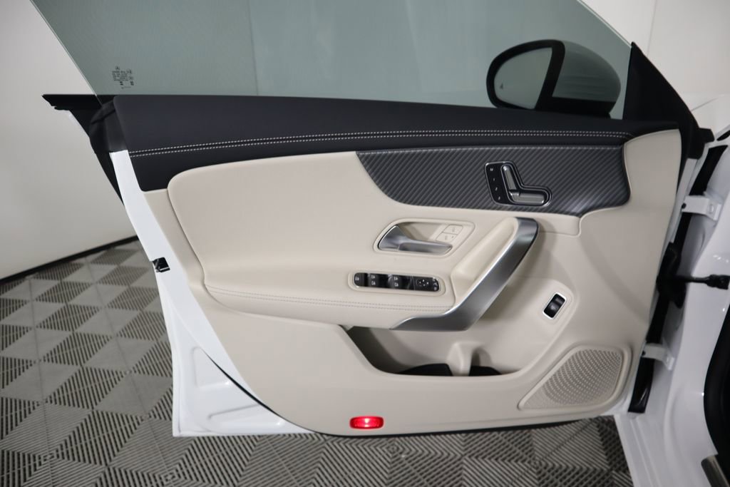Used 2025 Mercedes-Benz CLA 250 image 25