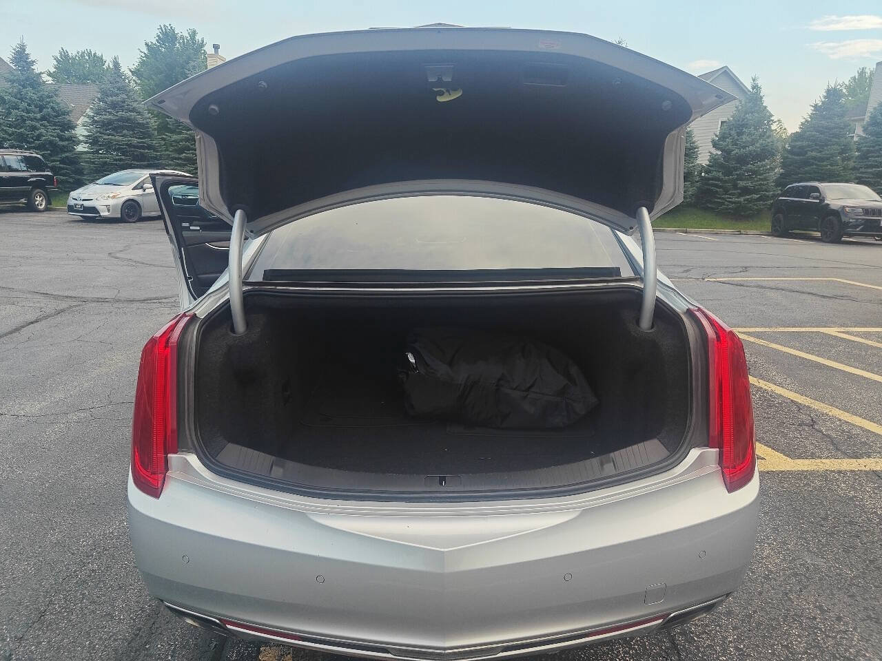 Used 2014 Cadillac XTS Luxury FWD image 17