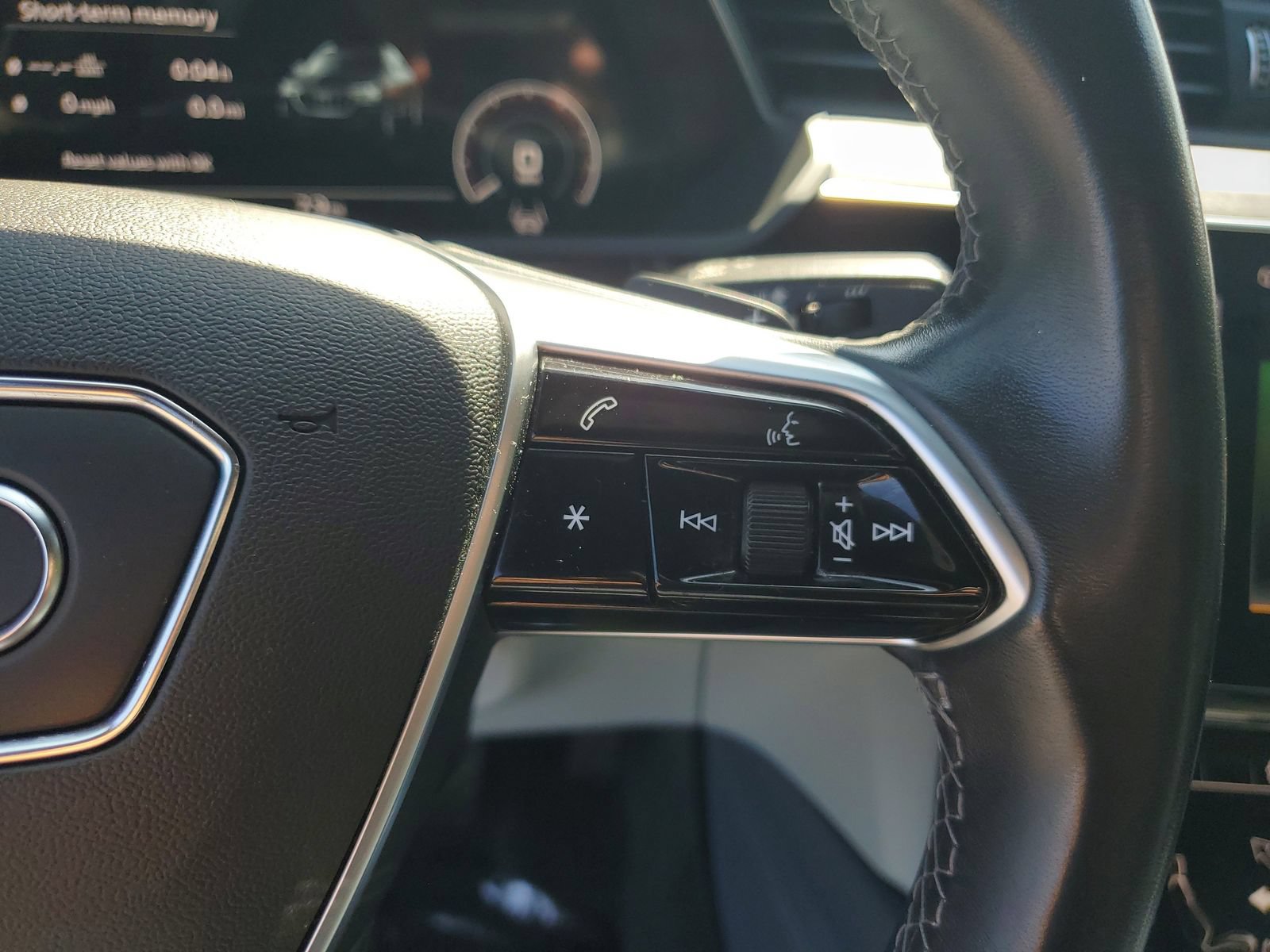 Used 2023 Audi e-tron Prestige w/ Prestige Package AWD/4WD image 31