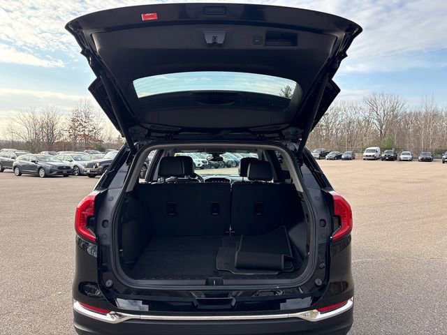 Used 2024 GMC Terrain SLT image 13