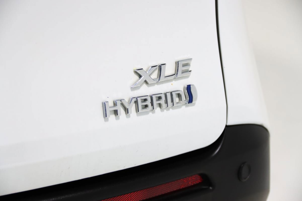 Used 2023 Toyota Sienna XLE FWD image 70