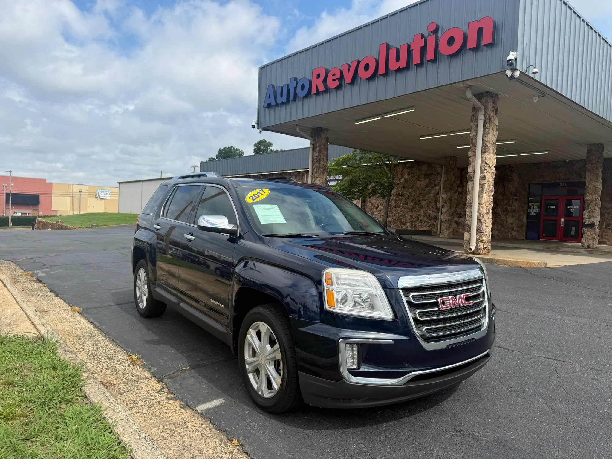 Used 2017 GMC Terrain SLT w/ Open Road Package AWD/4WD image 1