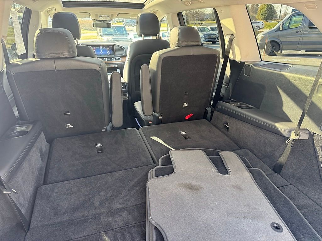 Used 2024 Mercedes-Benz GLS 450 4MATIC image 31