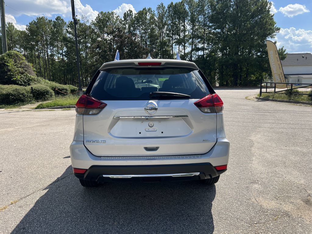 Used 2018 Nissan Rogue S AWD/4WD image 6