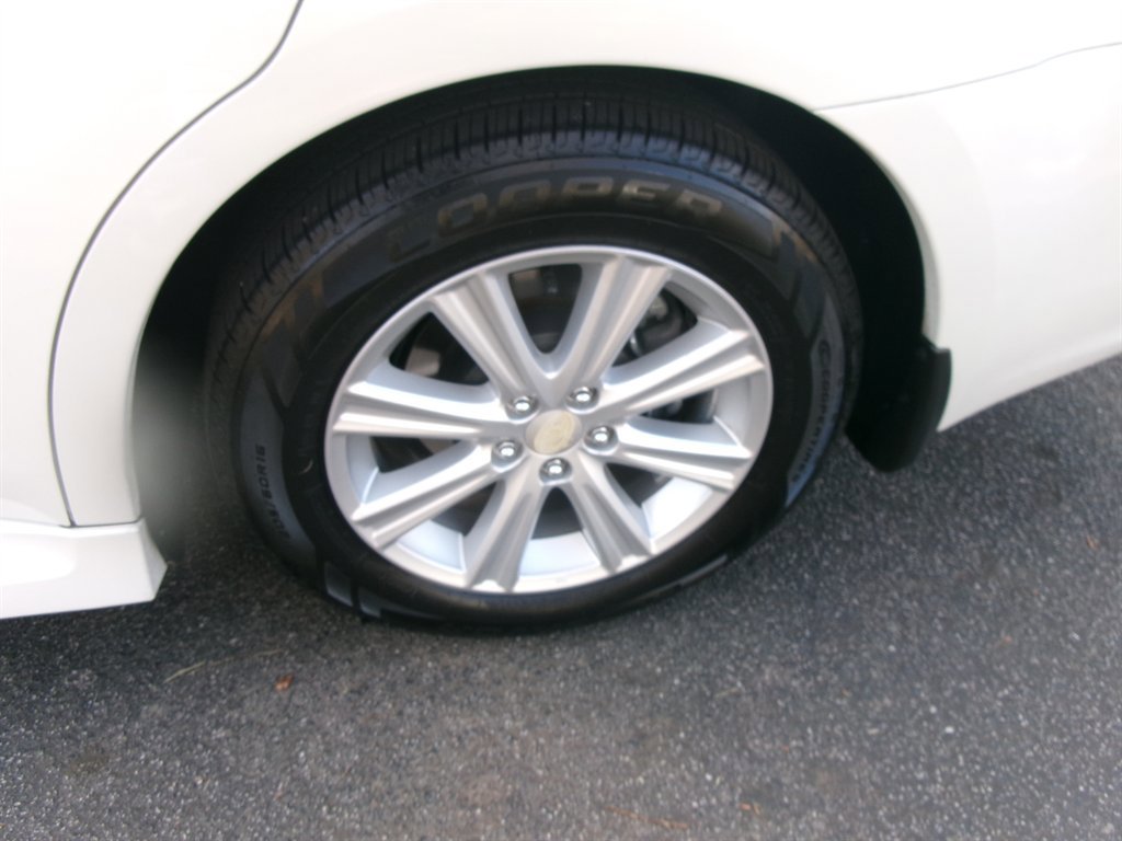 Used 2011 Subaru Legacy 2.5i Premium image 41