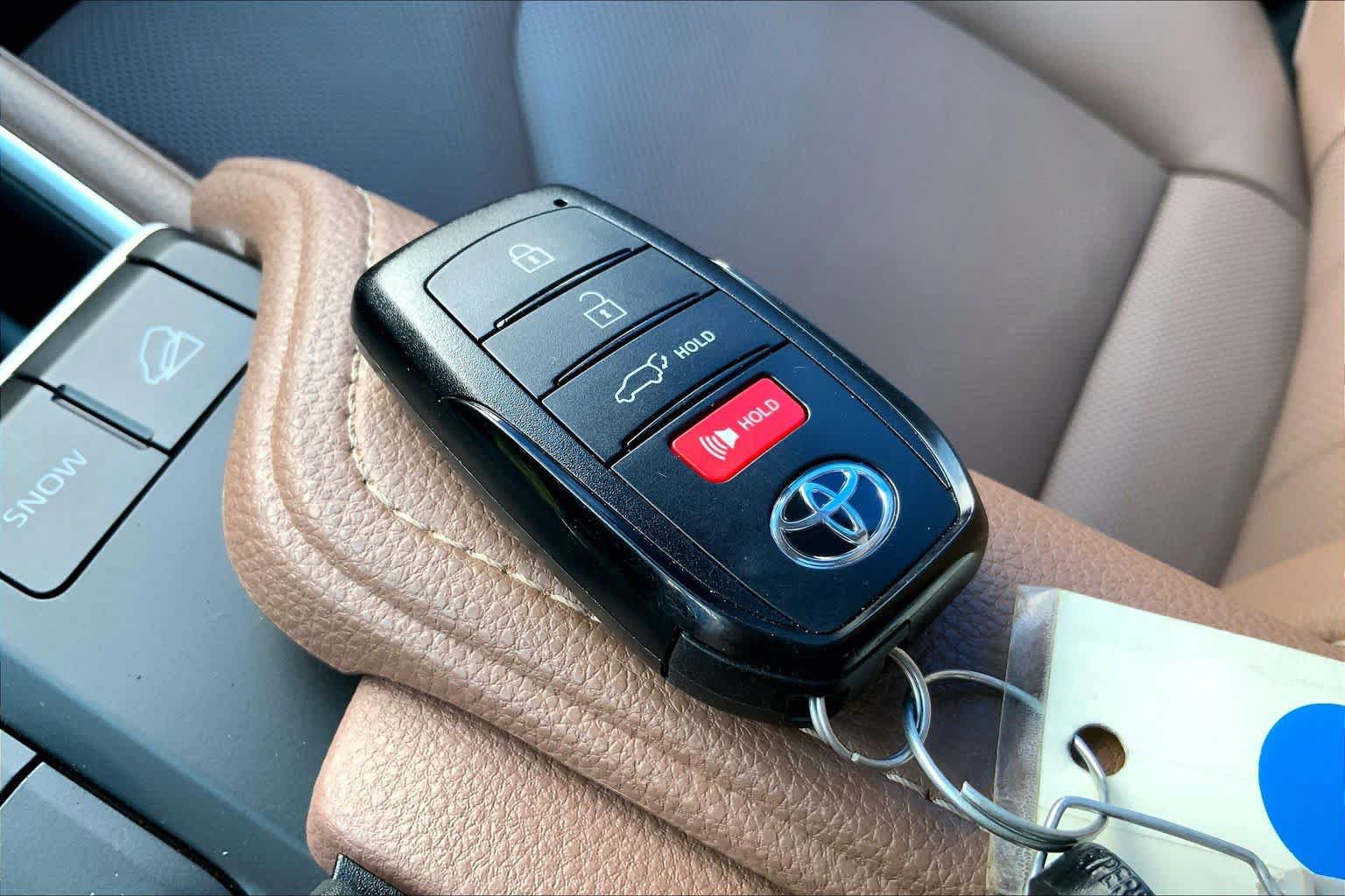 Used 2026 Toyota Grand Highlander AWD image 15