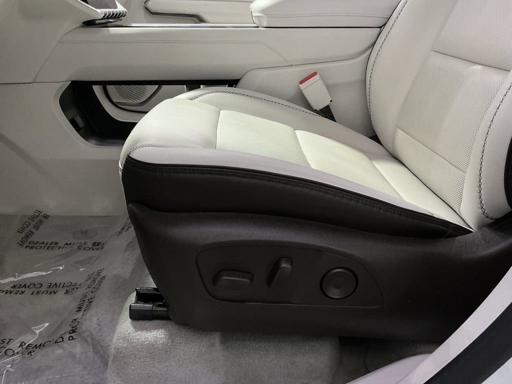 Used 2024 GMC Acadia Denali w/ LPO, Floor Liner Package AWD/4WD image 15