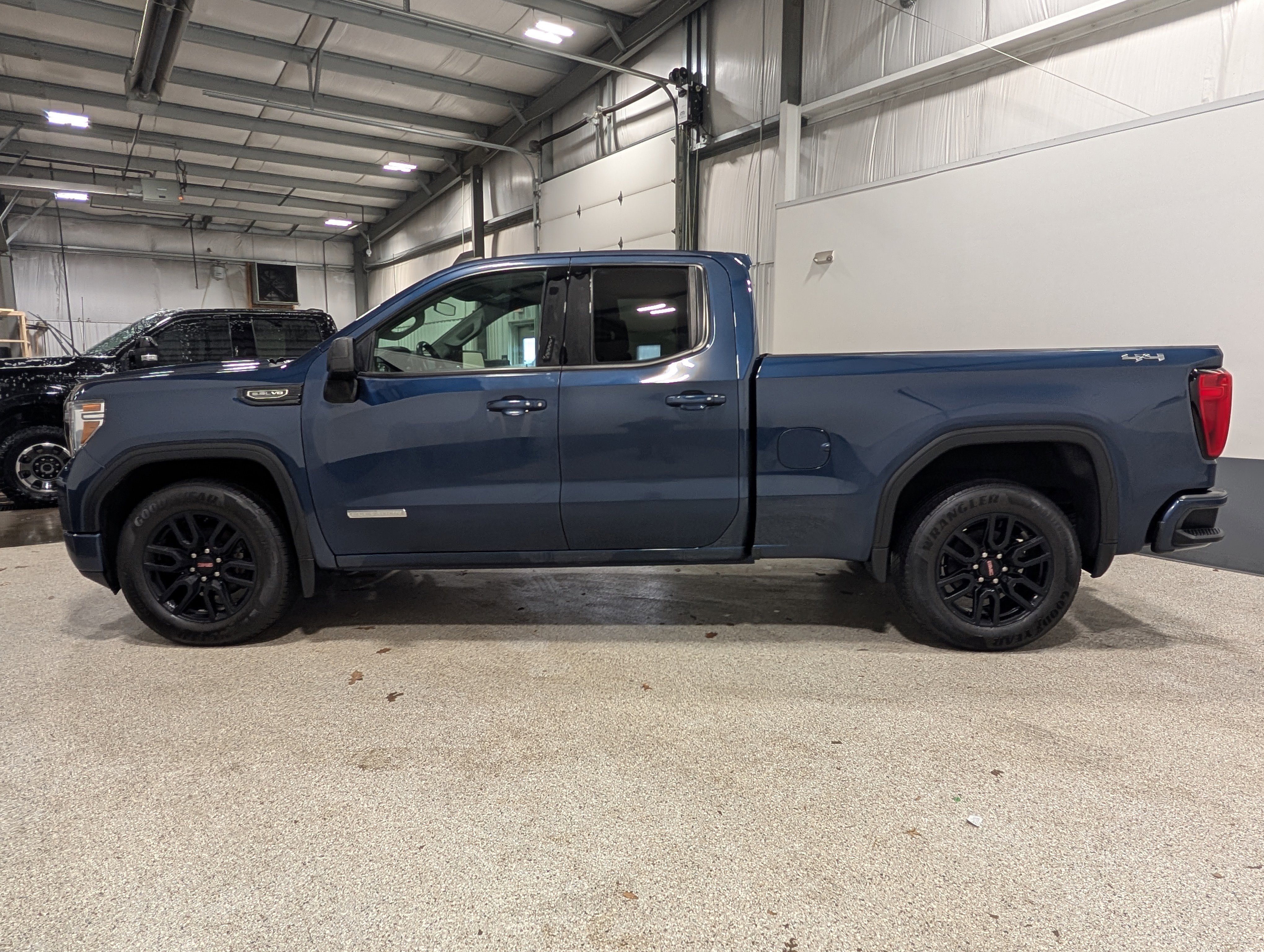 Used 2021 GMC Sierra 1500 Elevation image 5