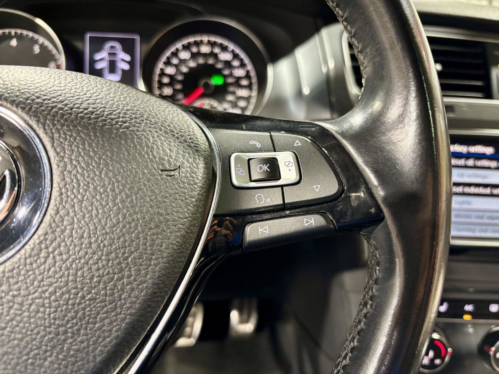 Used 2017 Volkswagen Golf Alltrack SE image 36