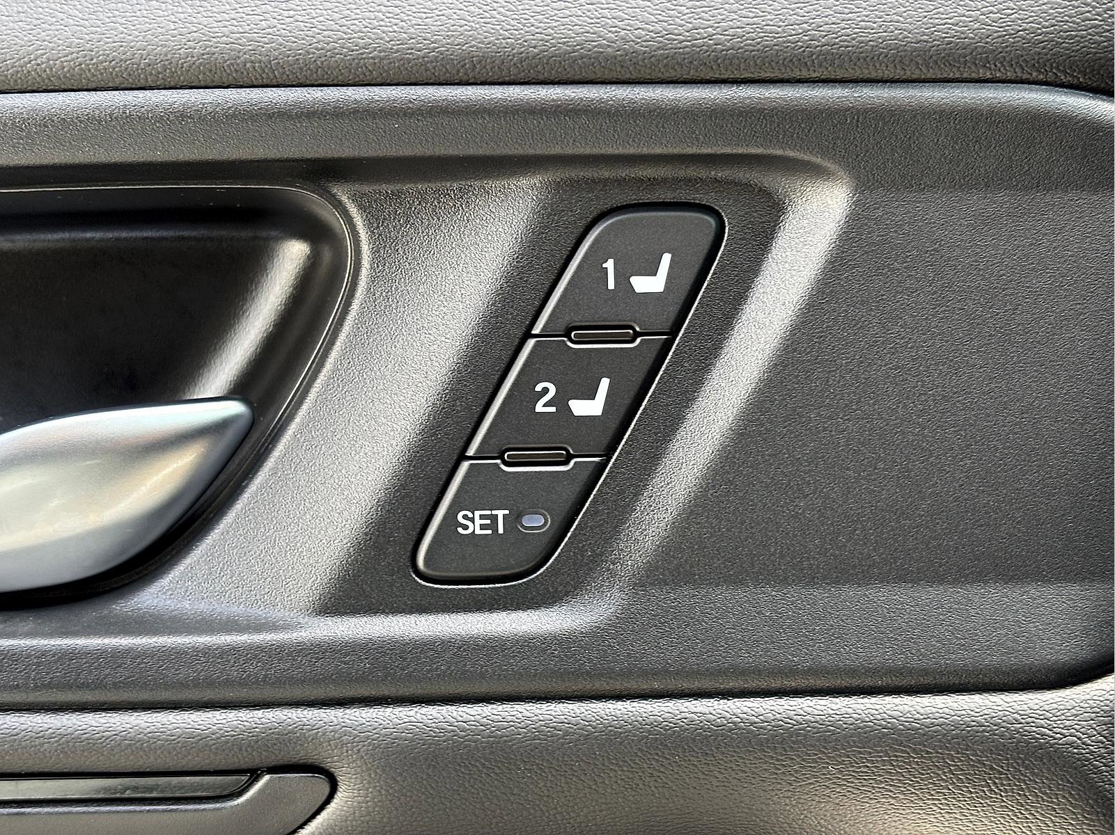 Certified 2025 Honda Accord Touring image 17
