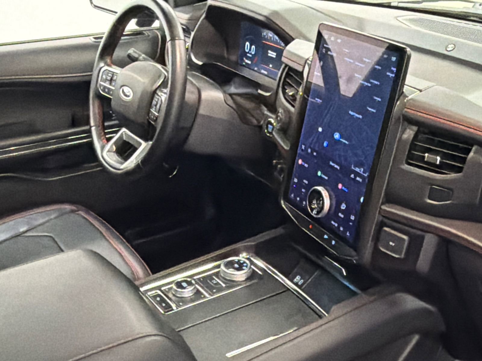 Used 2023 Ford Expedition Limited image 12