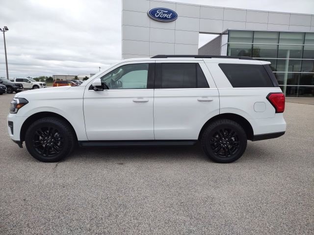 Used 2022 Ford Expedition XLT AWD/4WD image 2