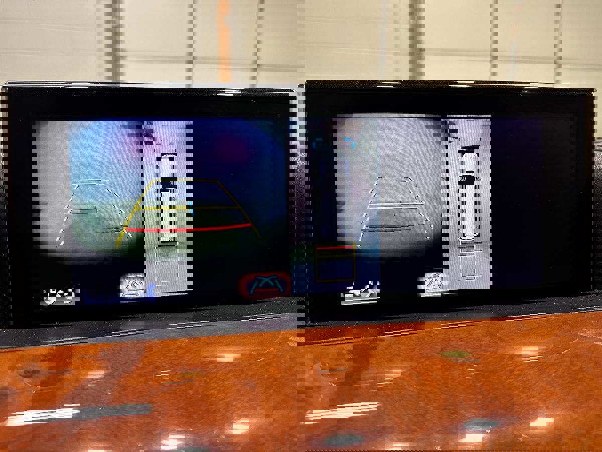 Used 2016 Lexus LX 570 4WD w/ Luxury Package image 44