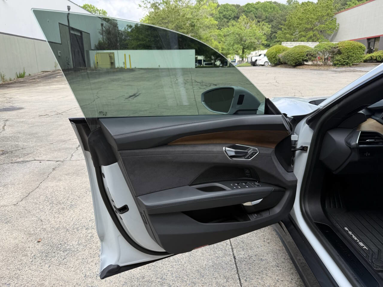 Used 2023 Audi e-tron GT Premium Plus AWD/4WD image 37