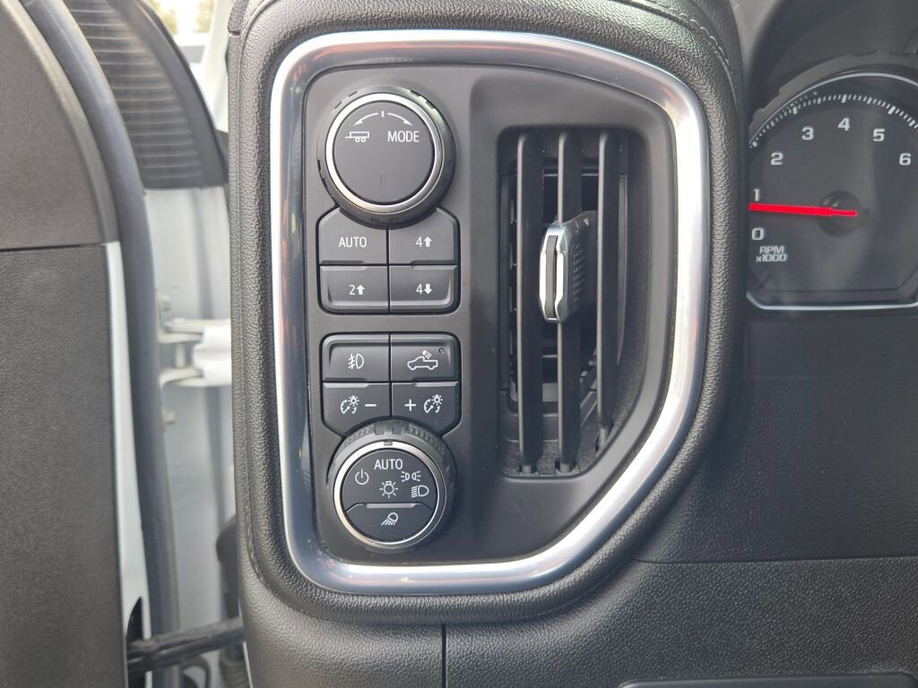 Used 2021 Chevrolet Silverado 3500 LT w/ Convenience Package AWD/4WD image 23