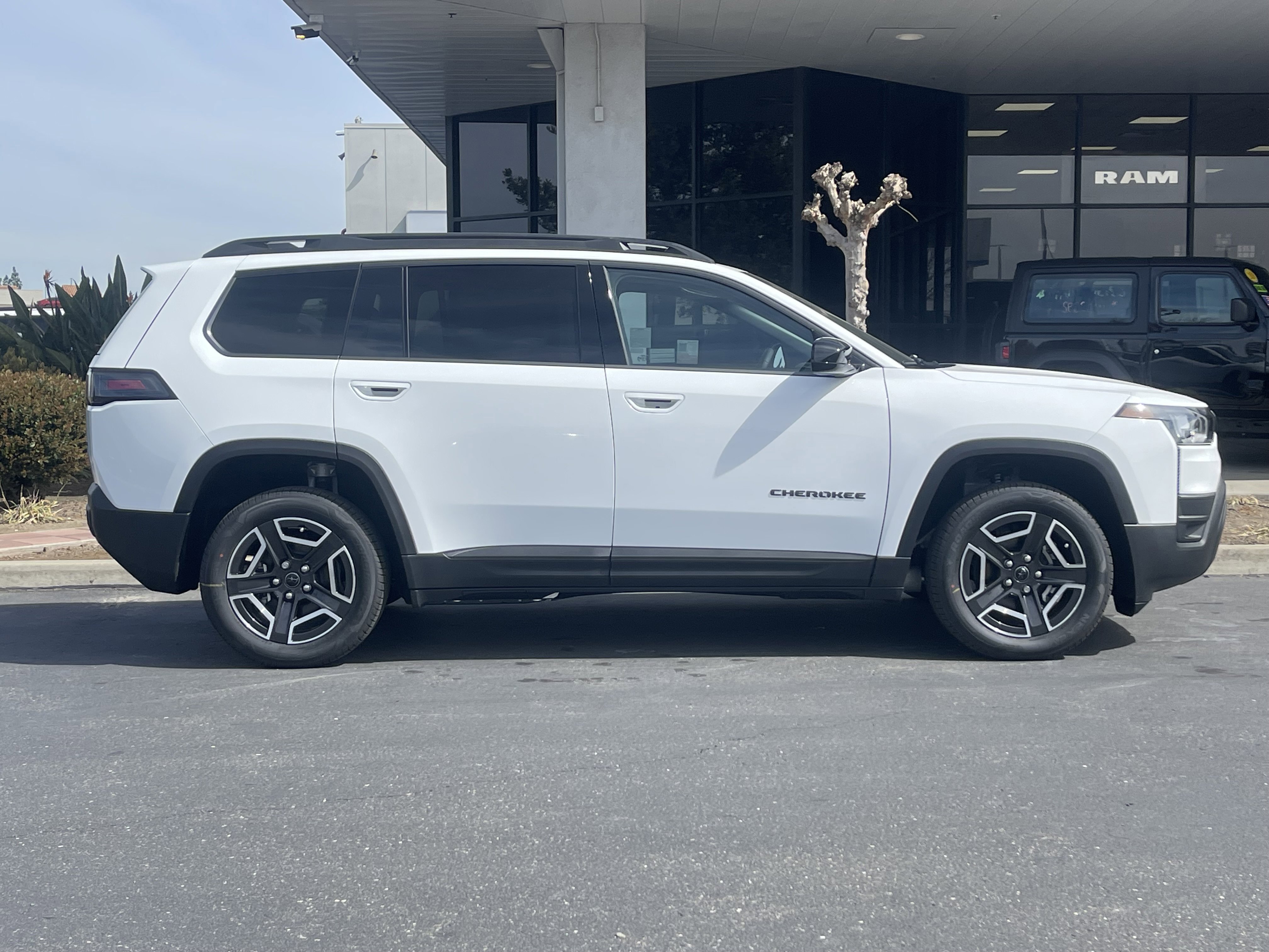 New 2026 Jeep Cherokee Laredo AWD/4WD image 6