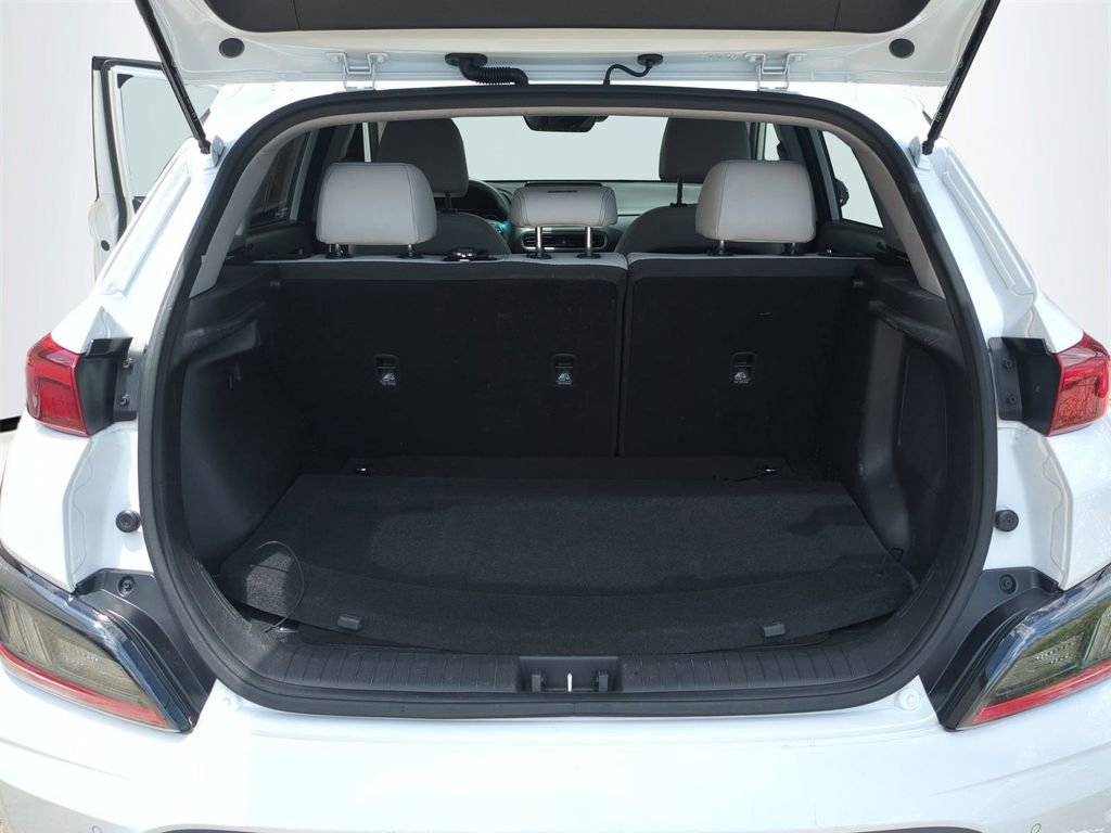 Used 2023 Hyundai Kona Limited w/ Cargo Package FWD image 14